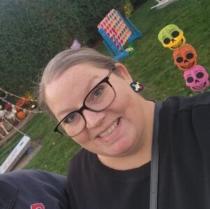 Meet your Posher, Gena